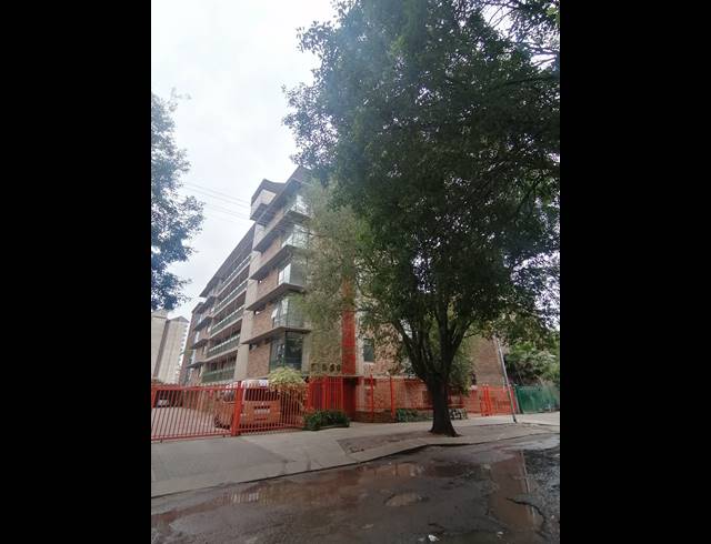 2 BEDROOM APARTMENT FOR SALE IN SUNNYSIDE